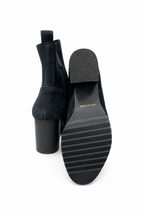 Johnston & Murphy Izzie Bootie (retail $198) NWT
